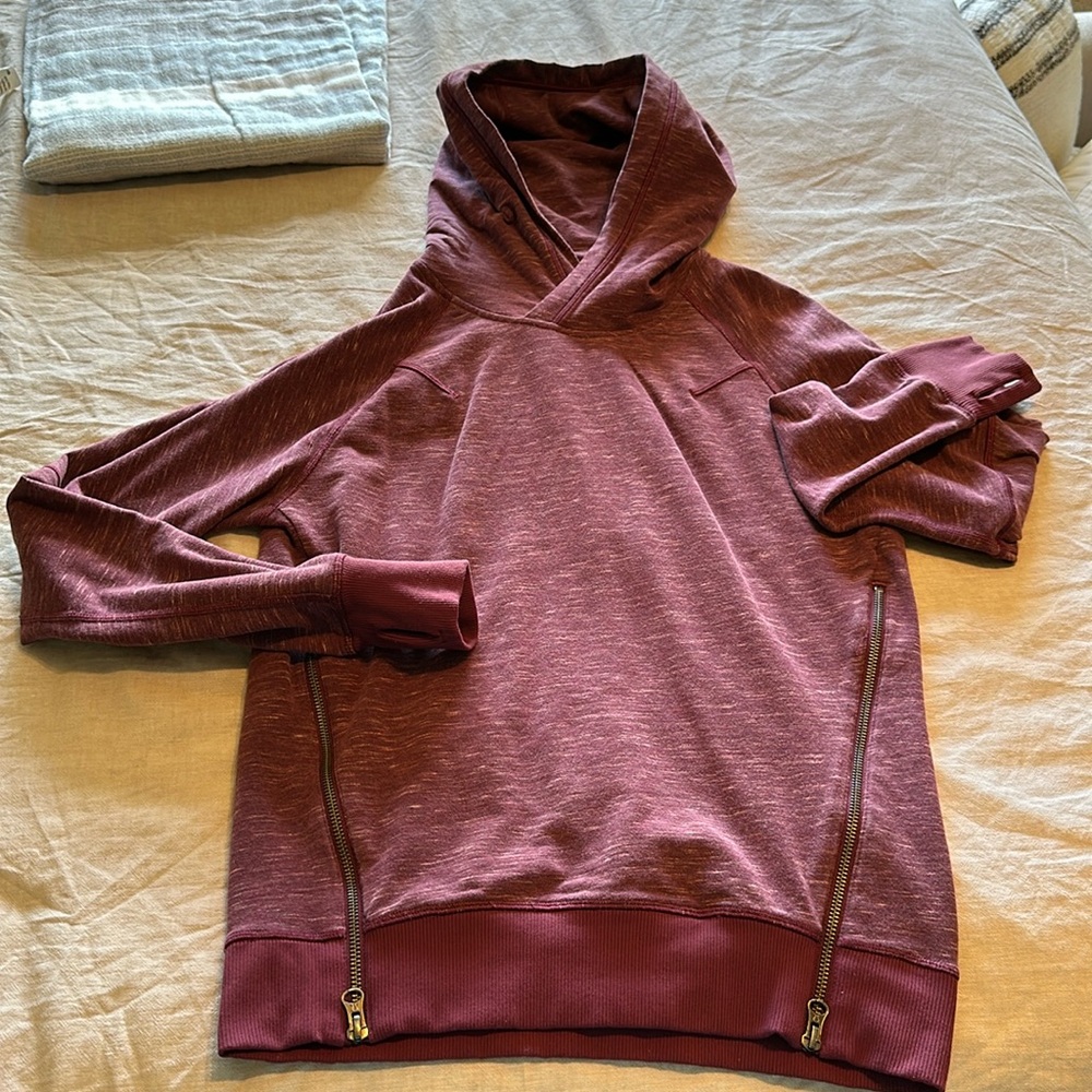 LULULEMON zip sweatshirt